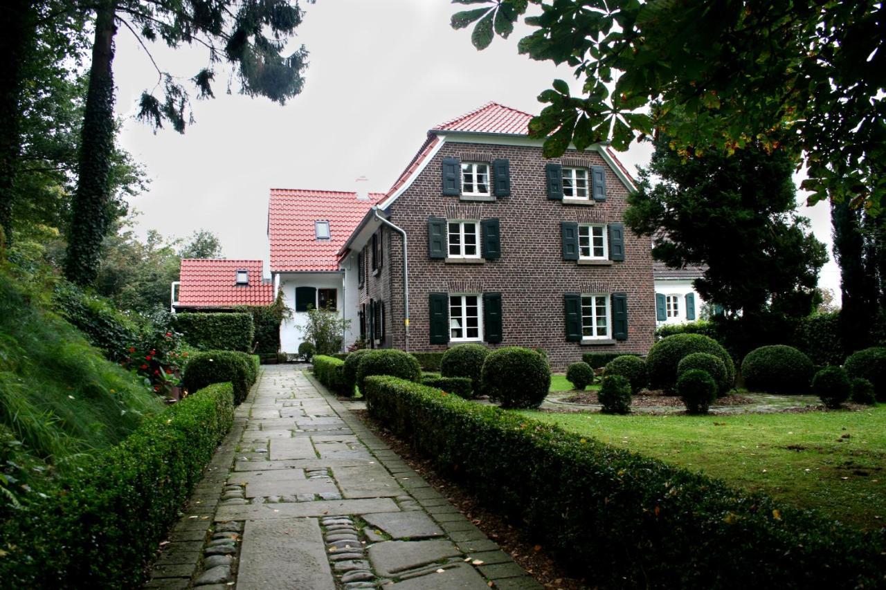 Landhaus In Idyllischer, Ruhiger Lage Und Flughafennaehe Ratingen Luaran gambar